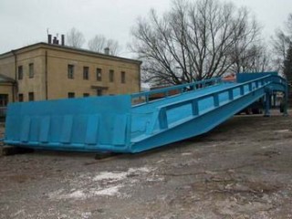 Погрузочная эстакада с трехсторонней выгрузкой